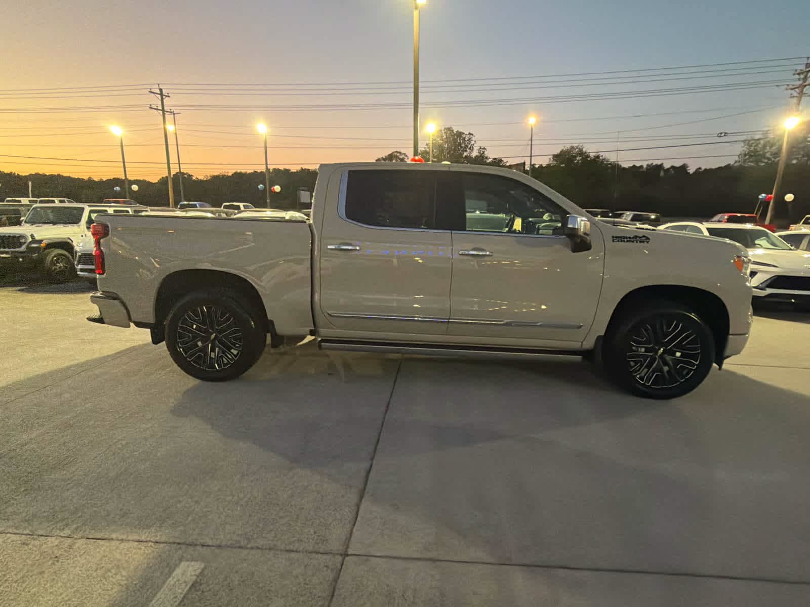 New 2026 Chevrolet Silverado 1500 High Country AWD/4WD image 14