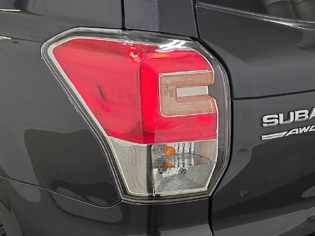Used 2017 Subaru Forester 2.5i Premium w/ All-Weather Package AWD/4WD image 31