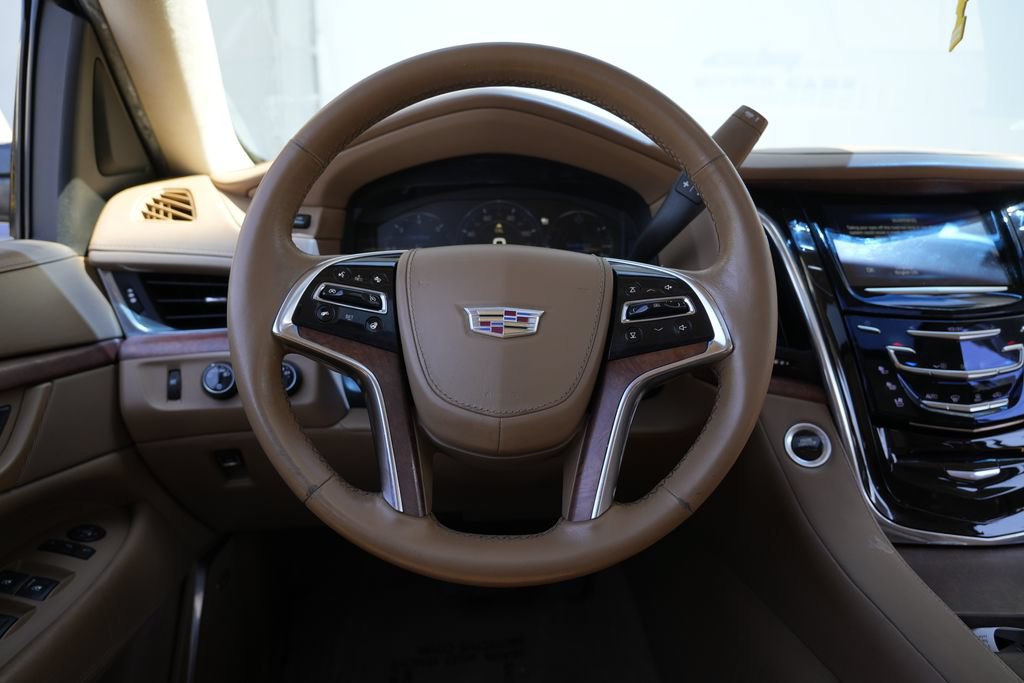 Used 2015 Cadillac Escalade ESV Platinum AWD/4WD image 43
