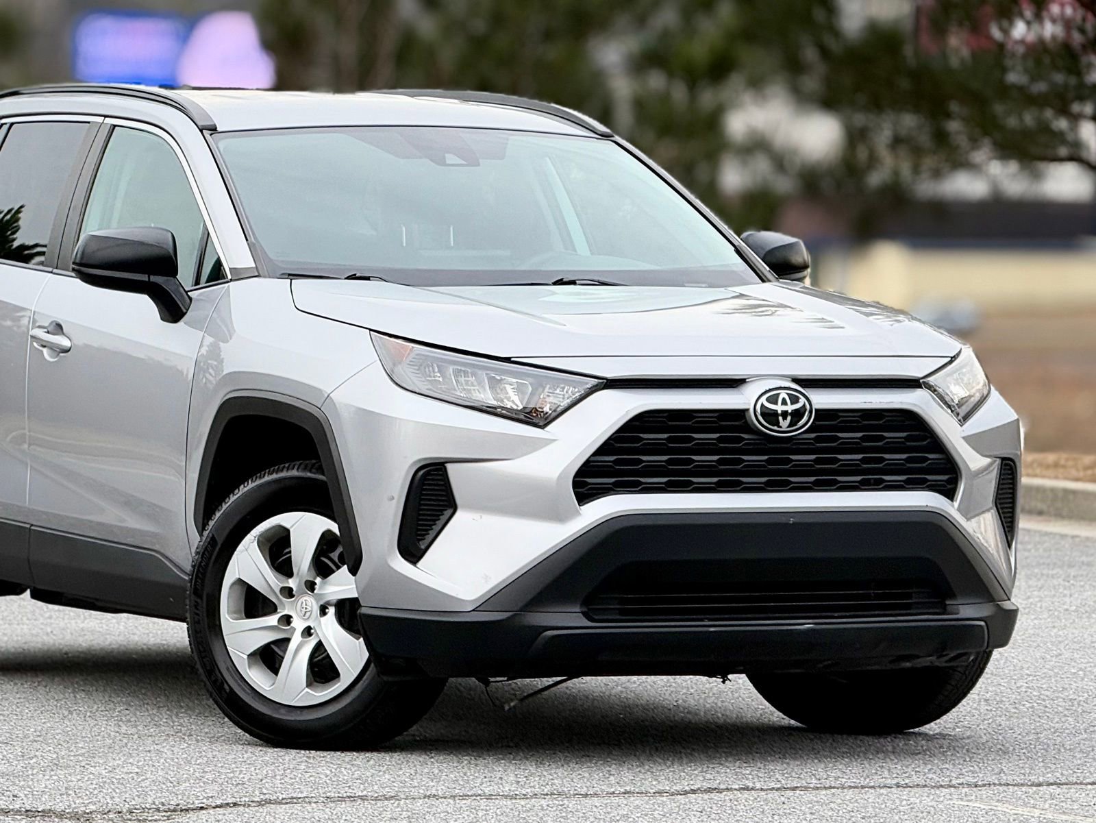 Used 2021 Toyota RAV4 LE image 45