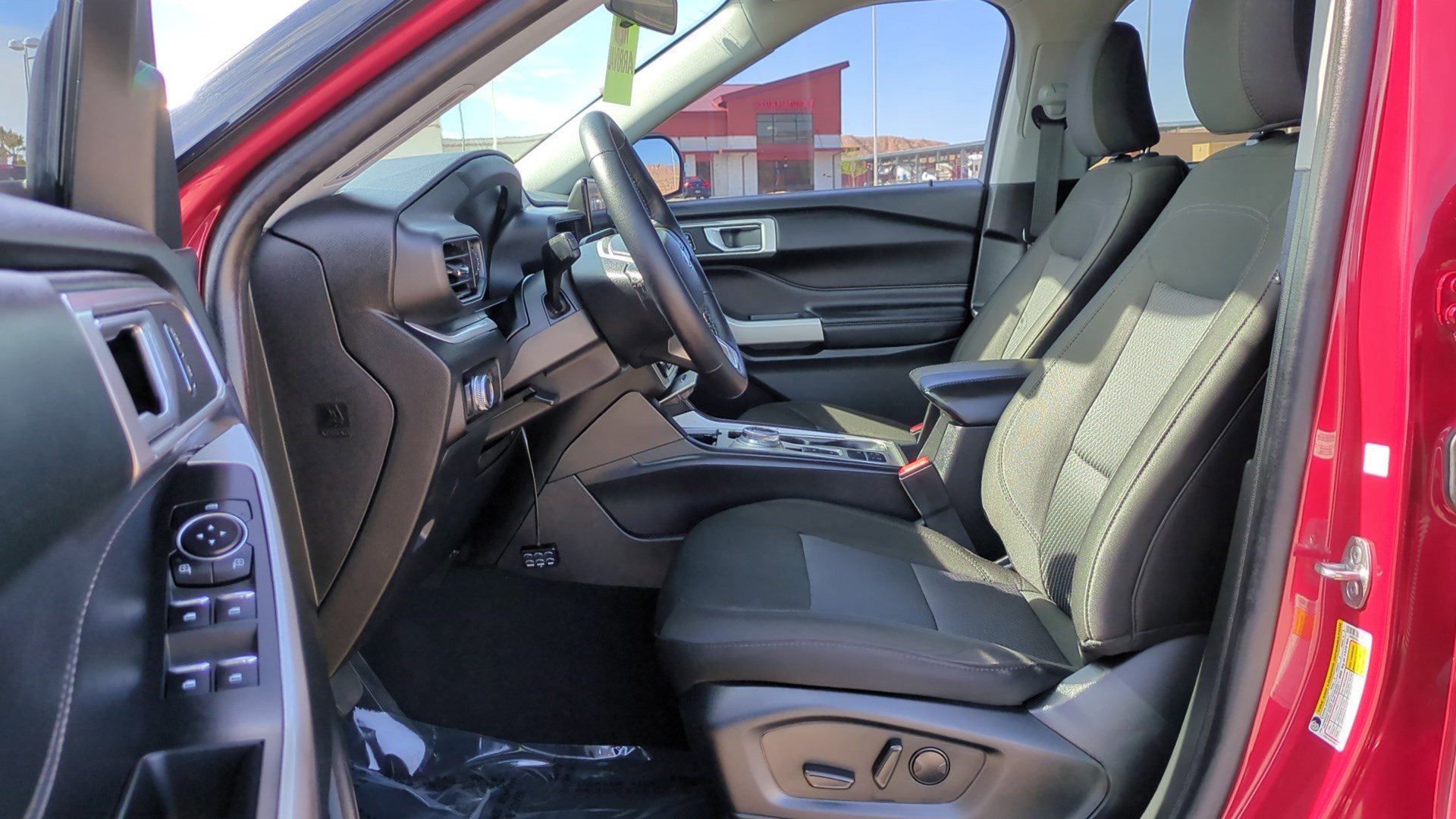 Used 2023 Ford Explorer XLT image 16