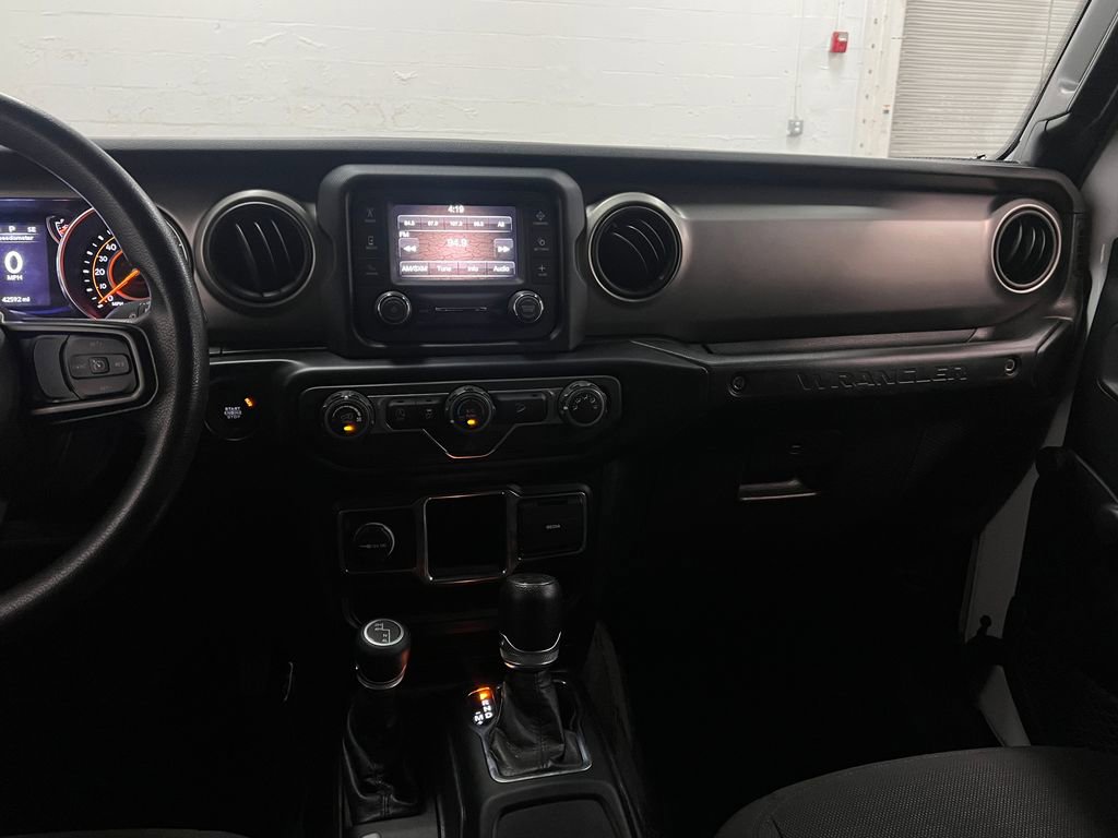 Used 2020 Jeep Wrangler Sport AWD/4WD image 18