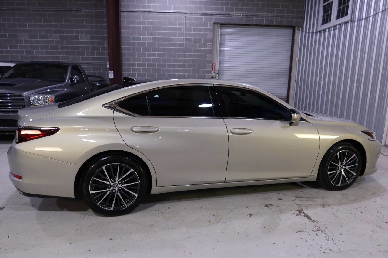 Used 2025 Lexus ES 350 w/ Premium Package image 6