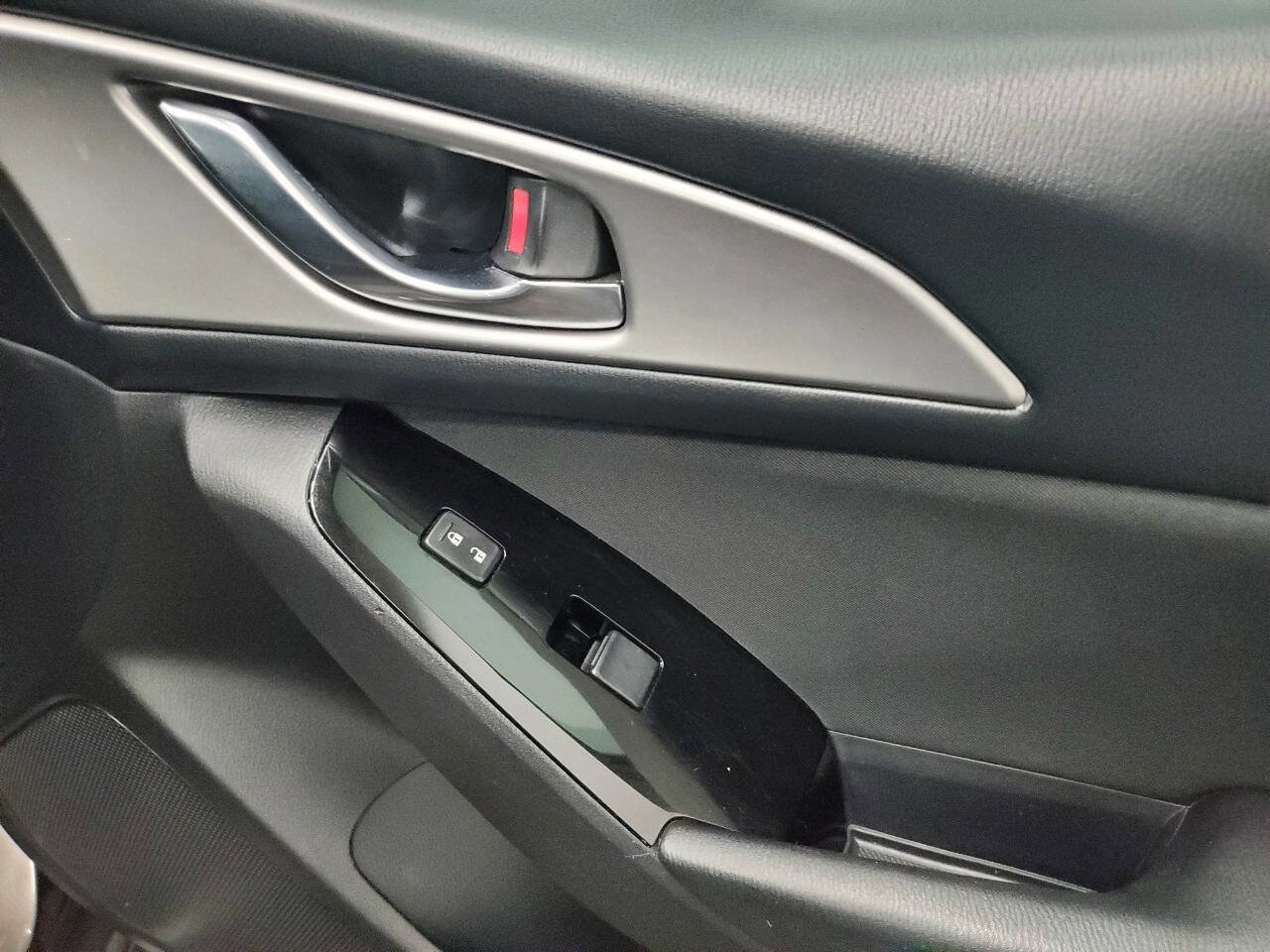 Used 2018 MAZDA MAZDA3 Sport w/ Preferred Equipment Package image 12