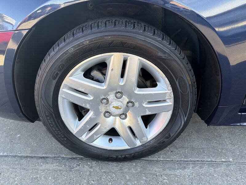 Used 2011 Chevrolet Impala LT FWD image 15