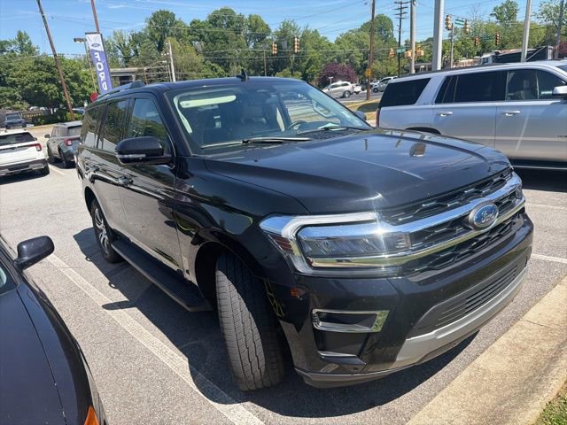 Used 2024 Ford Expedition Limited image 3