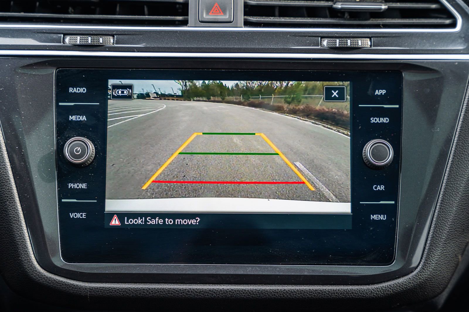 Used 2024 Volkswagen Tiguan SE R-Line image 34