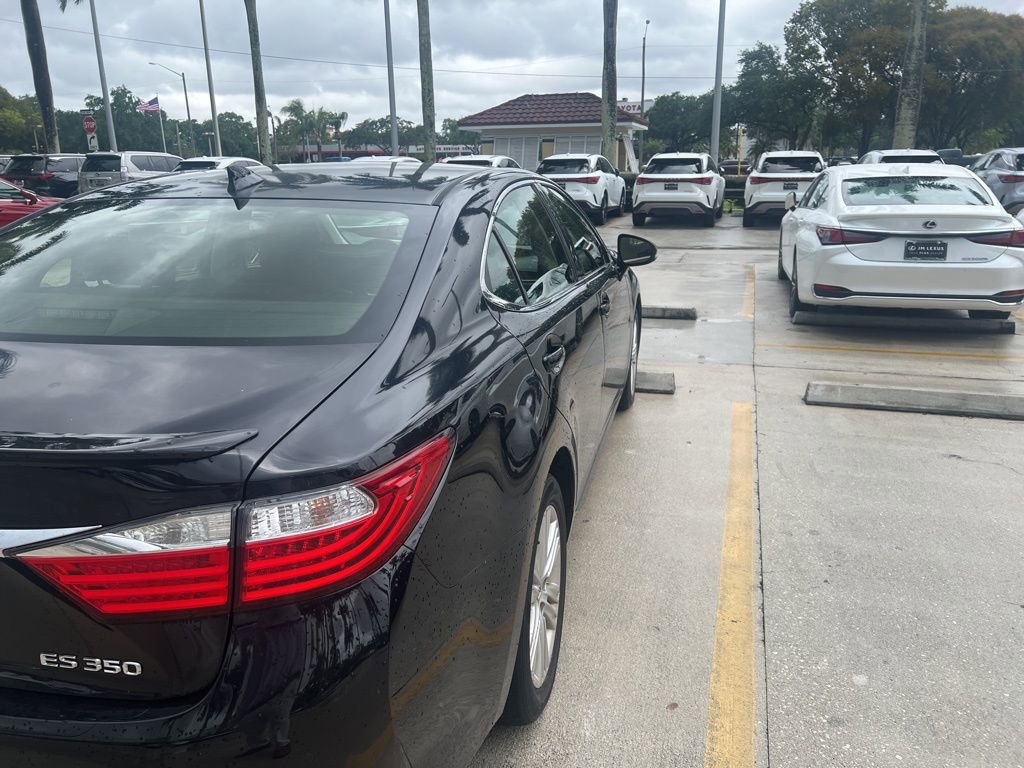 Used 2015 Lexus ES 350 w/ Premium Package FWD image 9