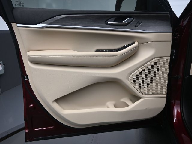 New 2025 Jeep Grand Cherokee L Limited w/ Luxury Tech Group II AWD/4WD image 12