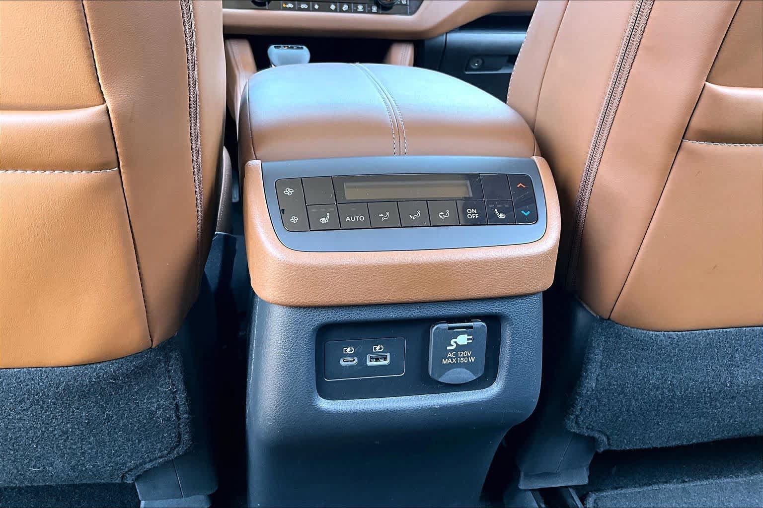 Certified 2025 Nissan Pathfinder Platinum w/ Cargo Package FWD image 31