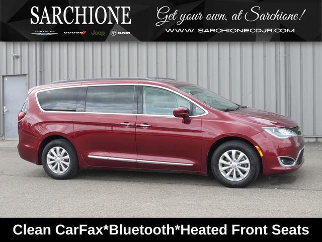 Used 2017 Chrysler Pacifica Touring-L FWD video 1