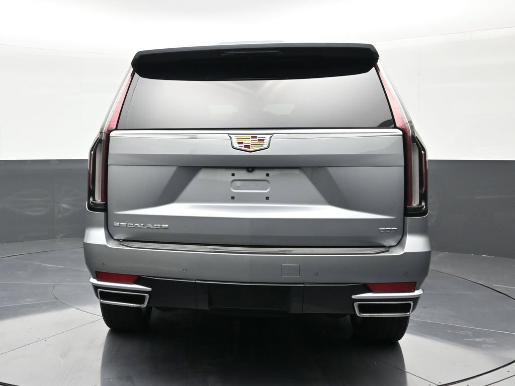 Certified 2024 Cadillac Escalade Luxury RWD image 4