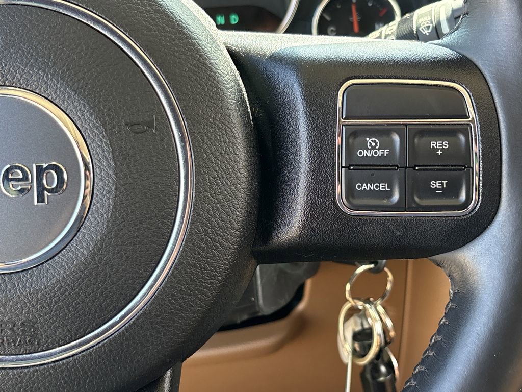 Used 2016 Jeep Wrangler Unlimited Sahara w/ Connectivity Group image 20