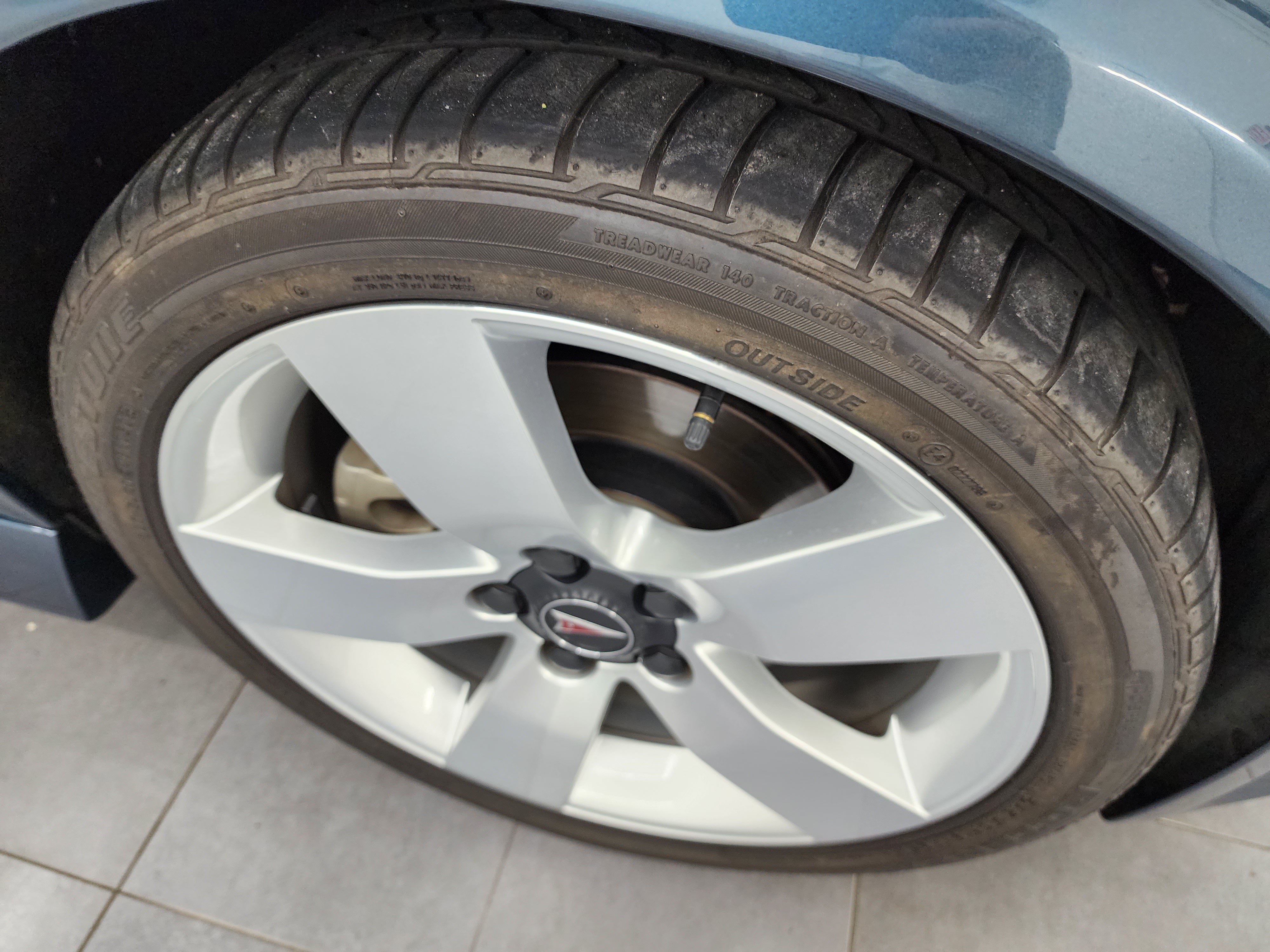 Used 2009 Pontiac G8 GT w/ Premium Package RWD image 3