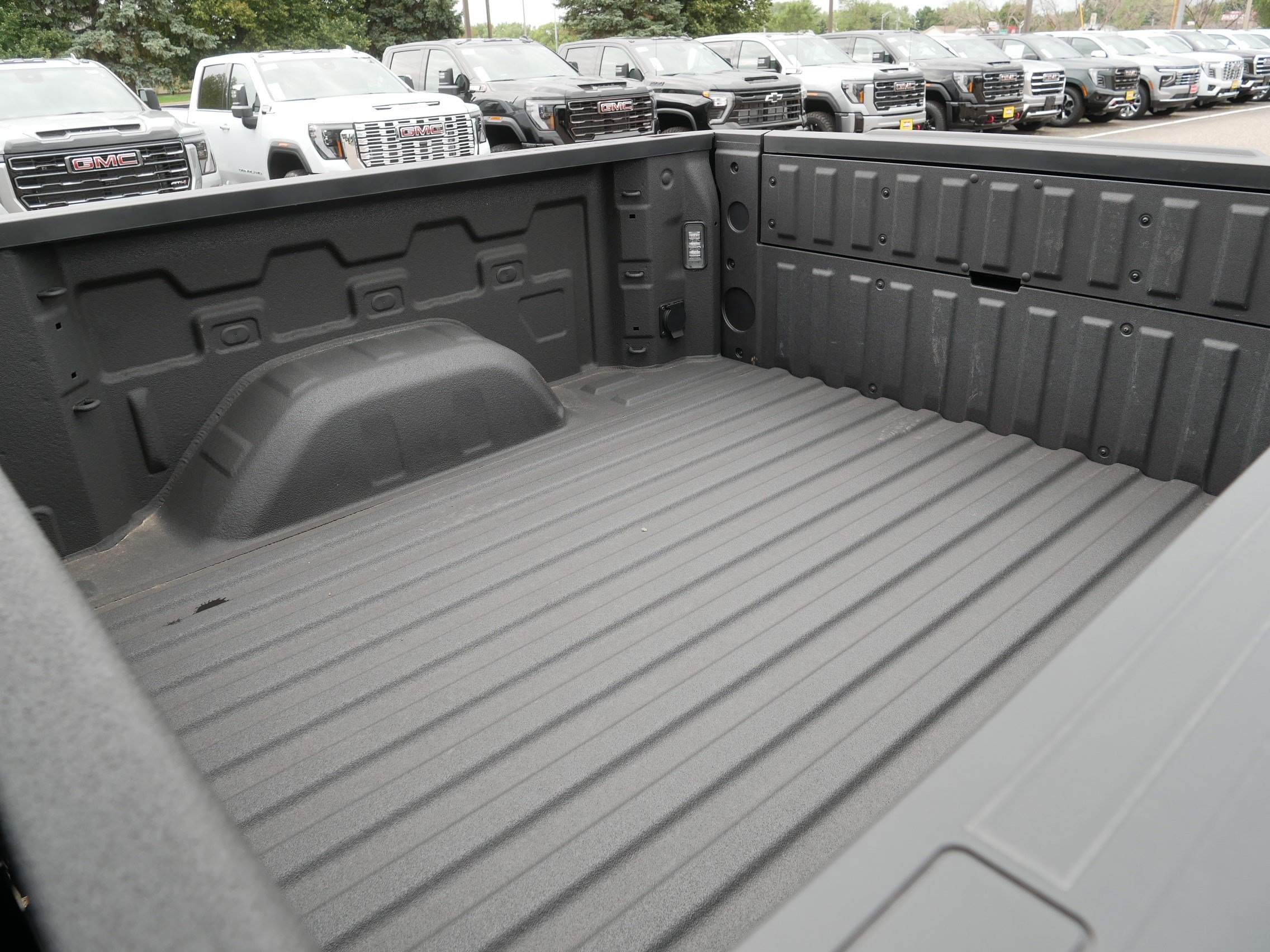 Certified 2026 Chevrolet Silverado 1500 LT AWD/4WD image 35