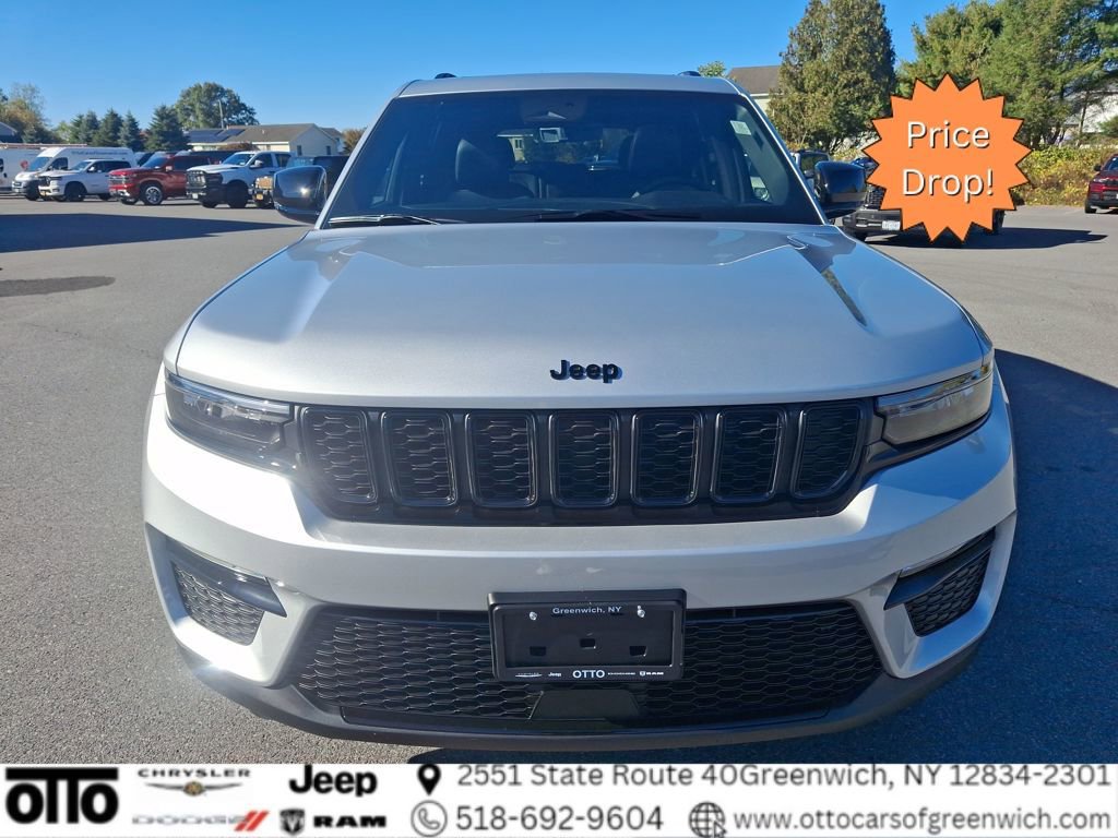 New 2025 Jeep Grand Cherokee Limited w/ Black Appearance Package image 2