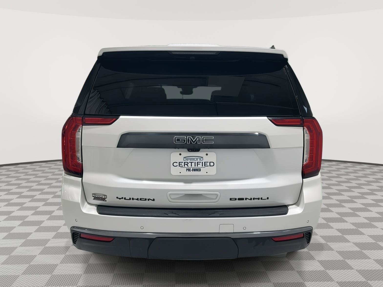 Used 2024 GMC Yukon Denali Ultimate AWD/4WD image 4