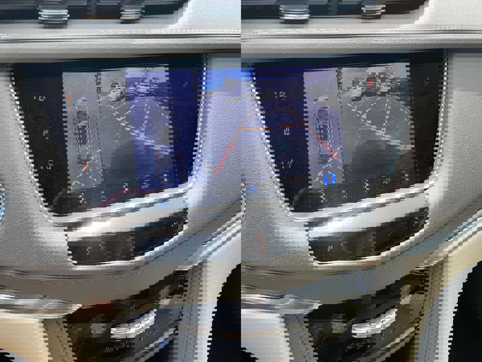 Used 2022 Cadillac XT5 Premium Luxury w/ Technology Package image 18