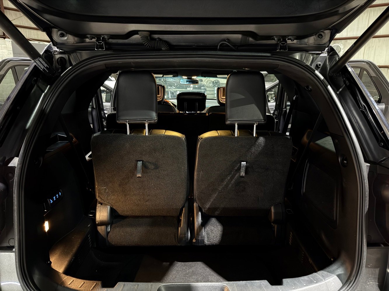 Used 2016 Ford Explorer Platinum AWD/4WD image 19