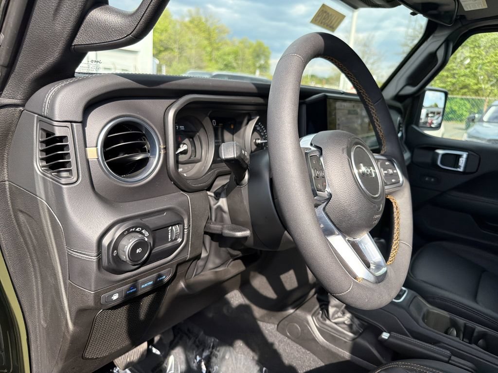 Used 2024 Jeep Wrangler Unlimited Sahara w/ Safety Group AWD/4WD image 21
