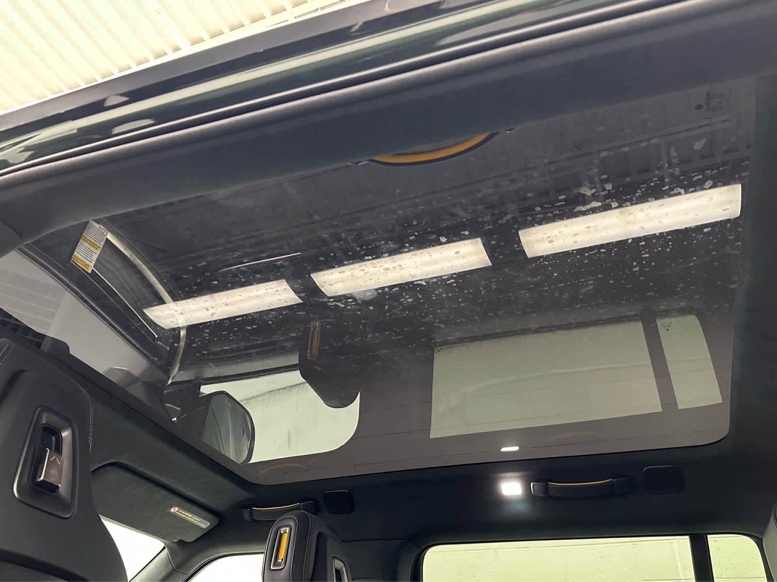 Used 2024 Rivian R1S Adventure image 39