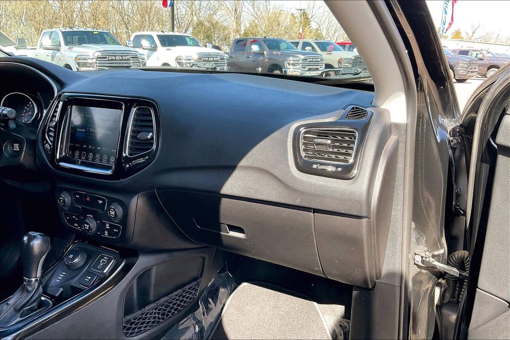 Used 2019 Jeep Compass Limited image 14