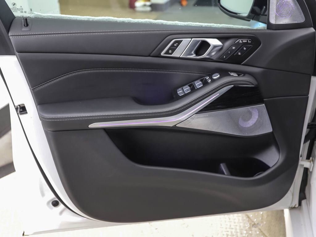 Certified 2024 BMW X7 M60i w/ Executive Package image 9