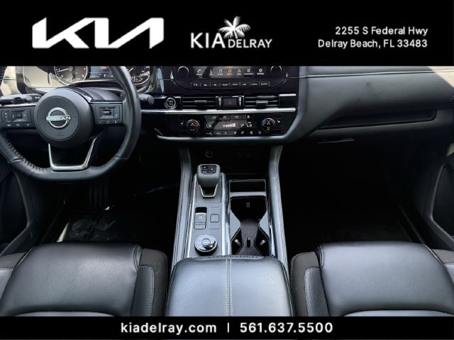 Used 2024 Nissan Pathfinder SL AWD/4WD image 14