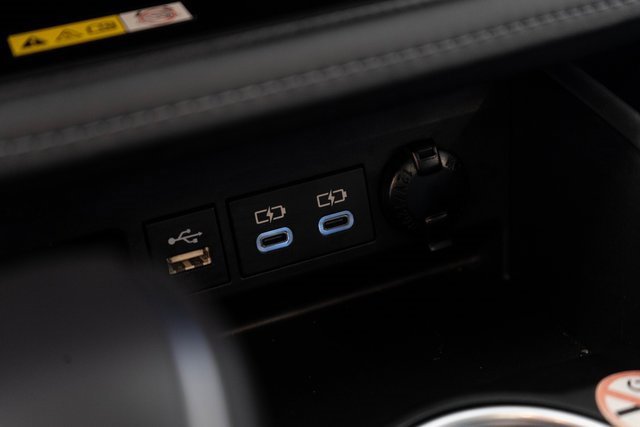 Used 2023 Toyota Highlander XLE image 27