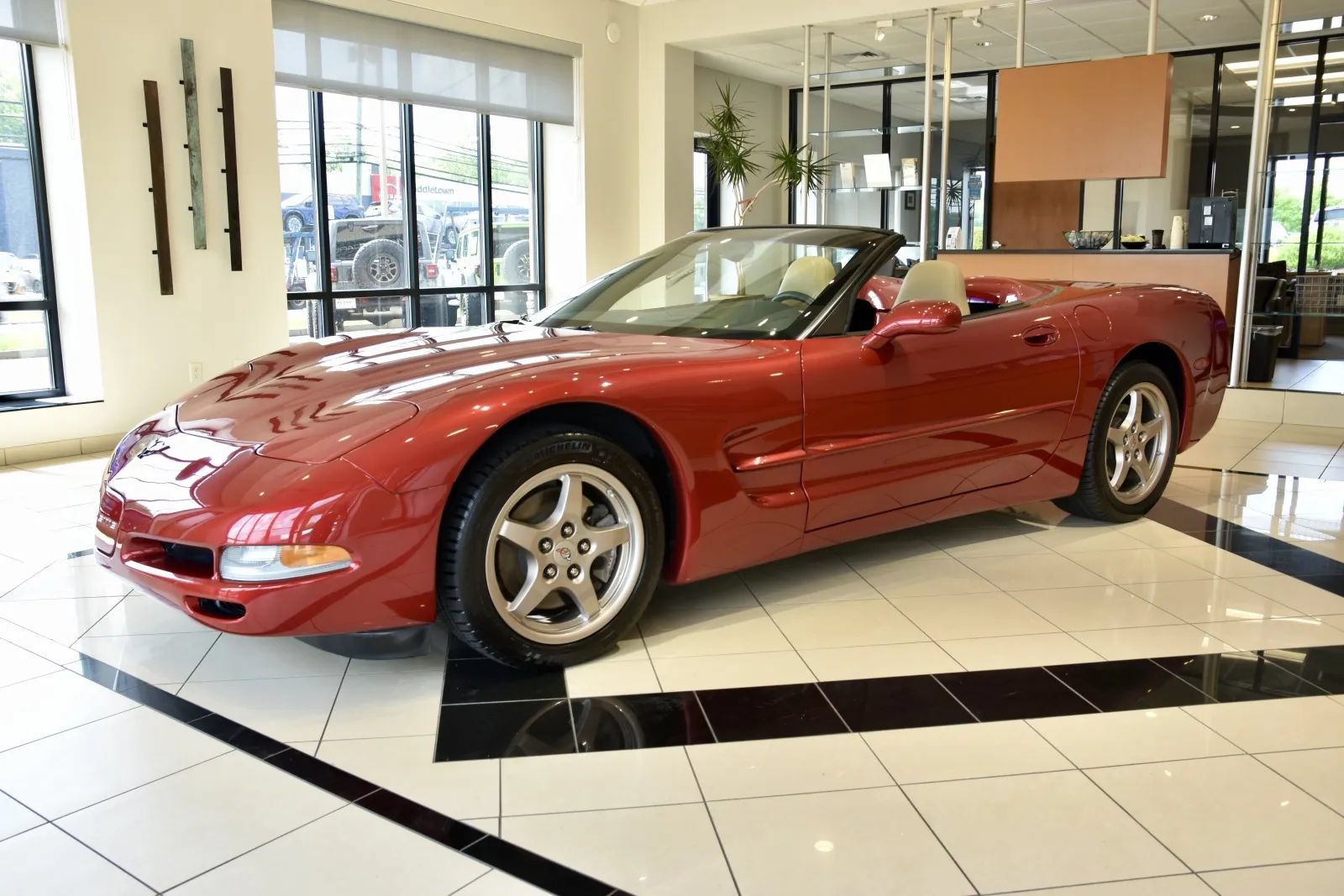 Used 2004 Chevrolet Corvette Convertible w/ Preferred Equipment Group RWD image 8