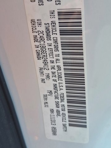 Used 2014 Chrysler Town & Country Touring FWD image 15