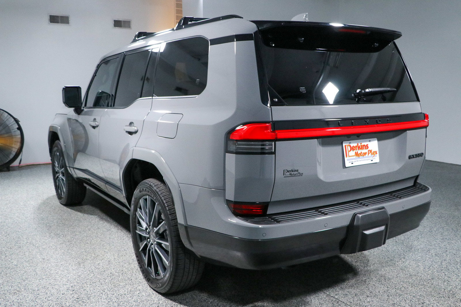 Used 2025 Lexus GX 550 w/ Accessory Package (Z1) AWD/4WD image 9