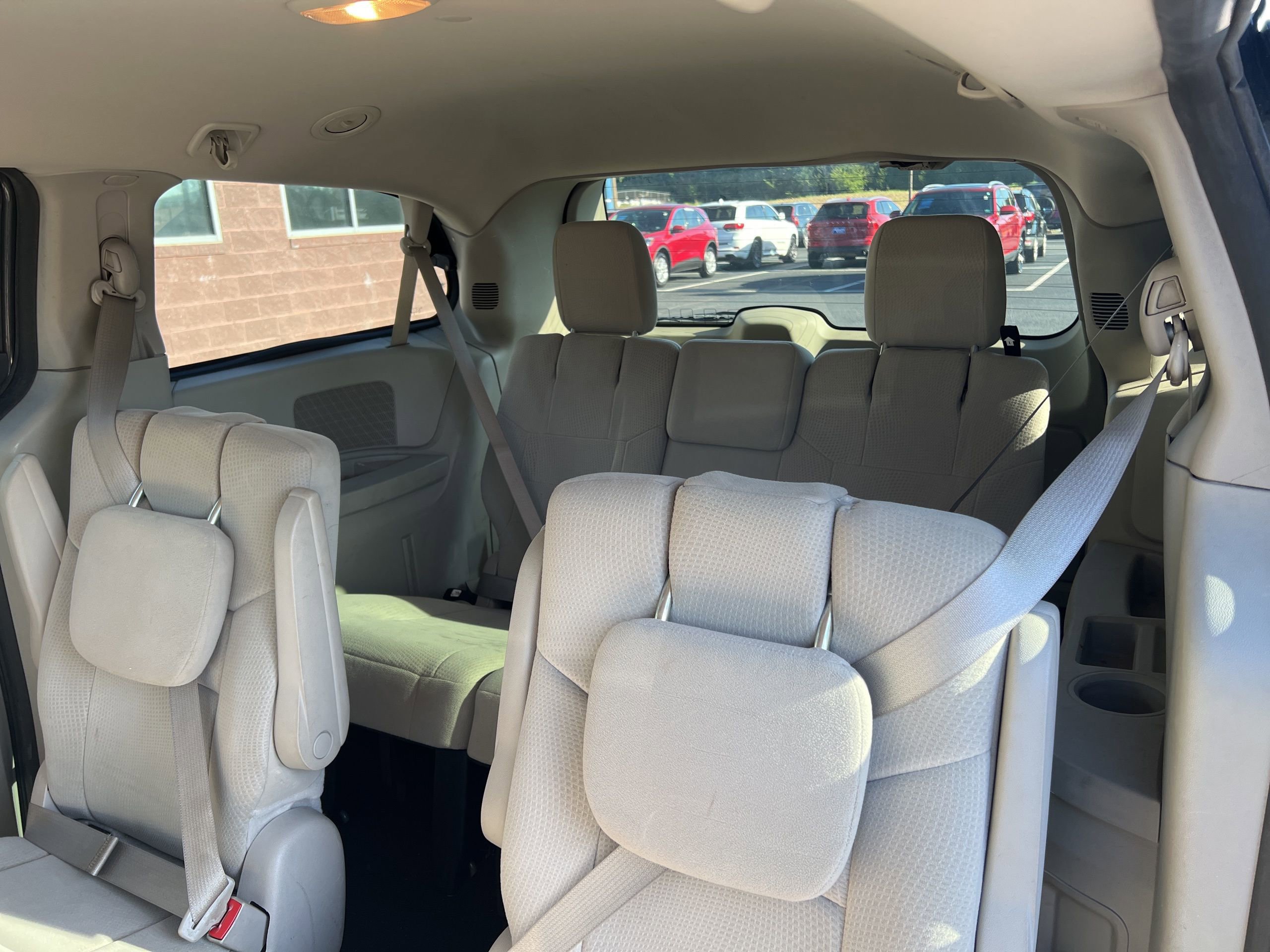 Used 2012 Dodge Grand Caravan SE FWD image 18