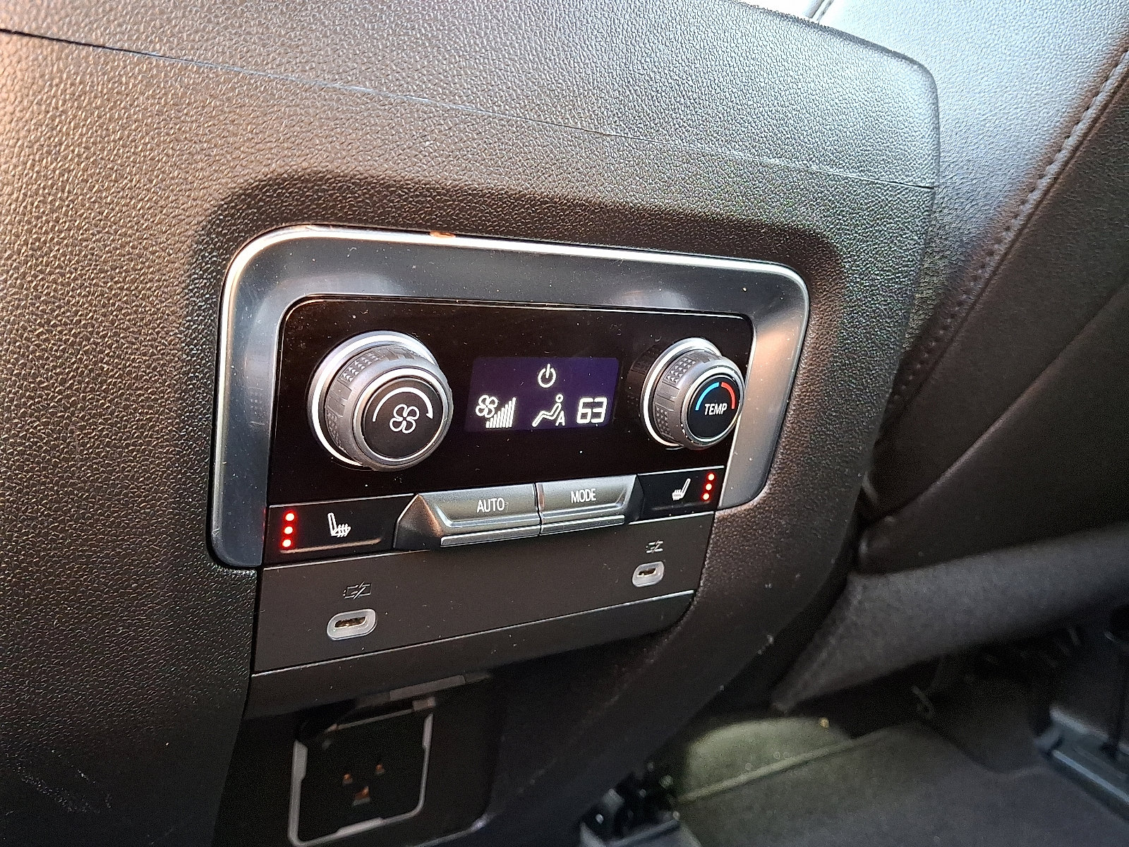 Certified 2024 Chevrolet Suburban RST w/ Luxury Package image 13