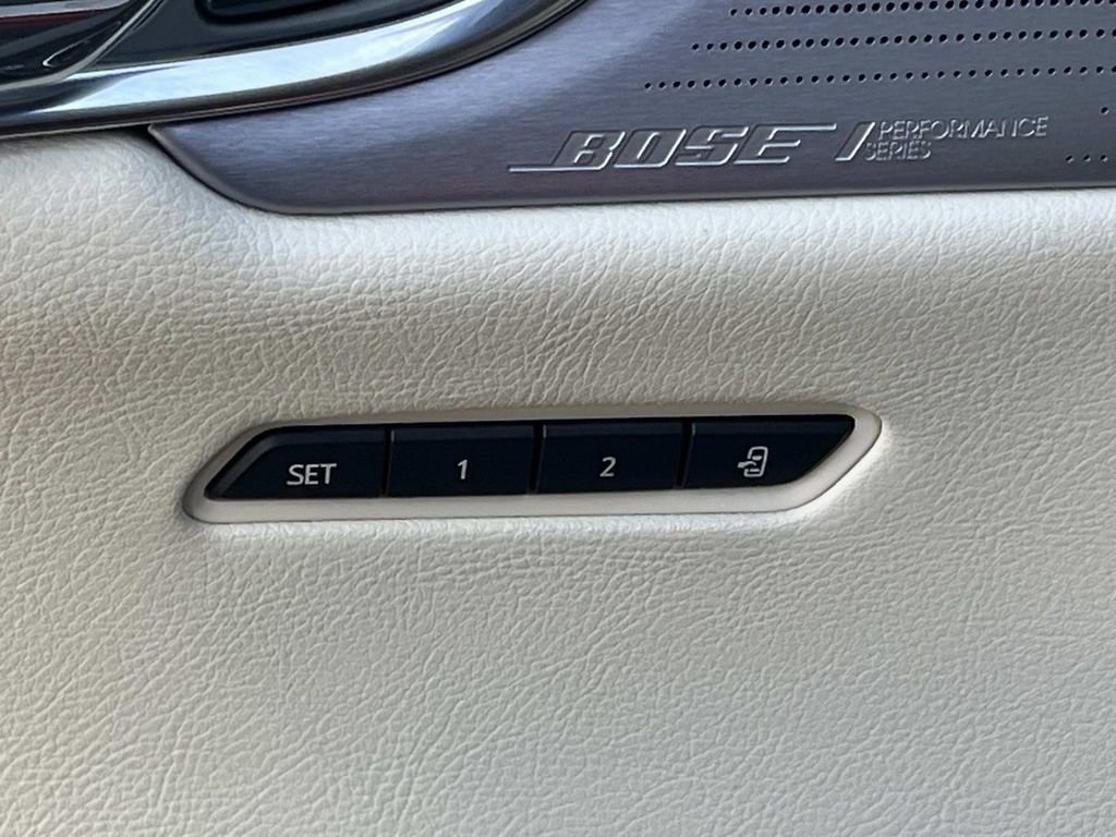 Used 2020 Cadillac XT6 Premium Luxury image 27