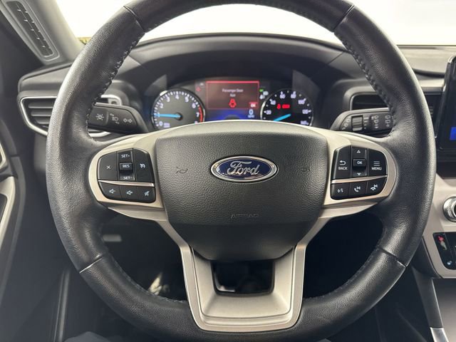 Used 2023 Ford Explorer XLT w/ Equipment Group 202A AWD/4WD image 11
