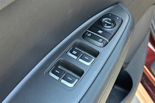 Used 2018 Kia Optima LX FWD image 11