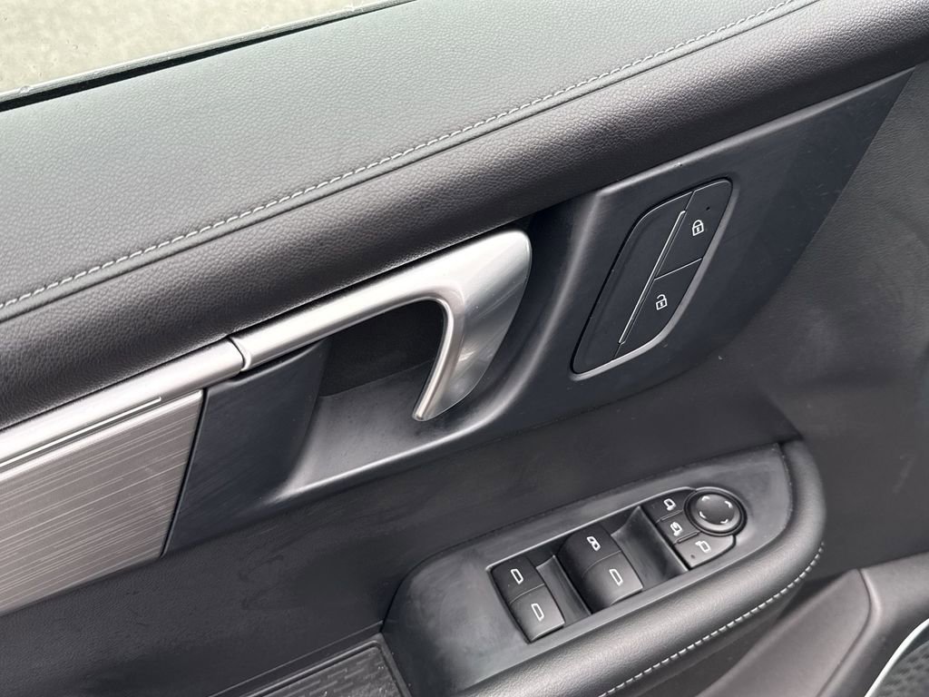 Certified 2025 Buick Enclave Preferred image 15