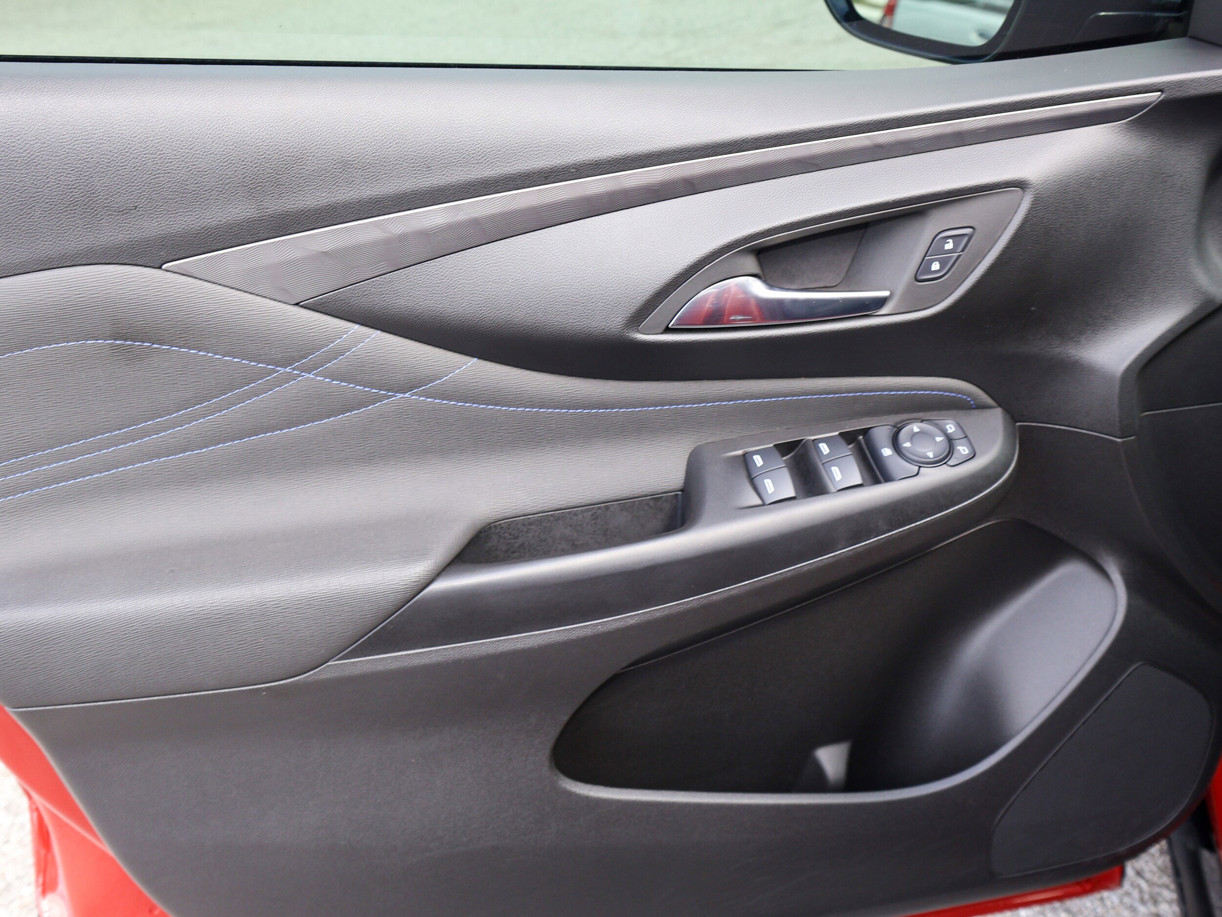 Used 2024 Buick Envista Sport Touring image 13