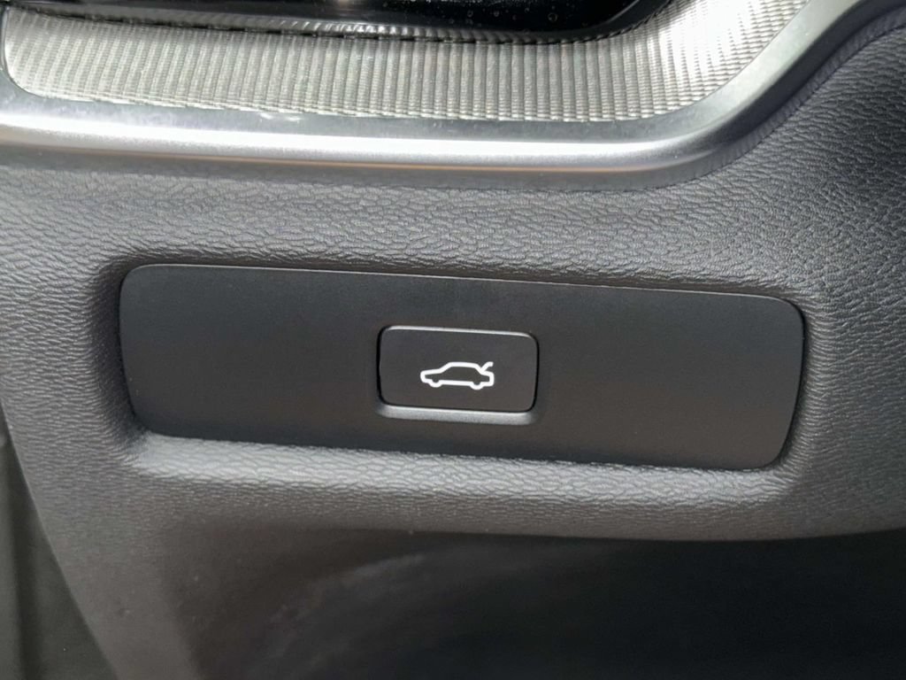 Used 2023 Volvo S60 B5 Ultimate w/ Climate Package AWD/4WD image 26