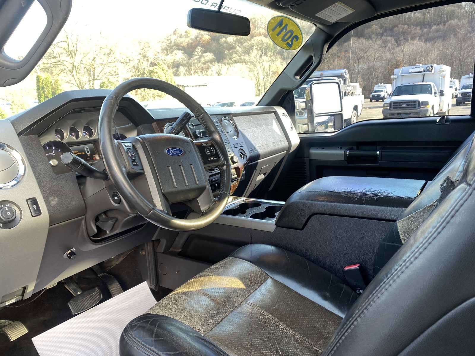 Used 2011 Ford F350 Lariat w/ Lariat Interior Pkg image 6