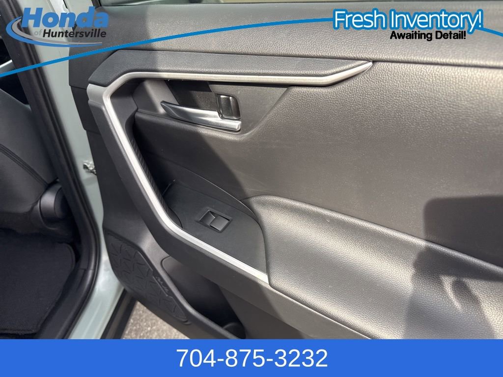 Used 2020 Toyota RAV4 XLE image 14