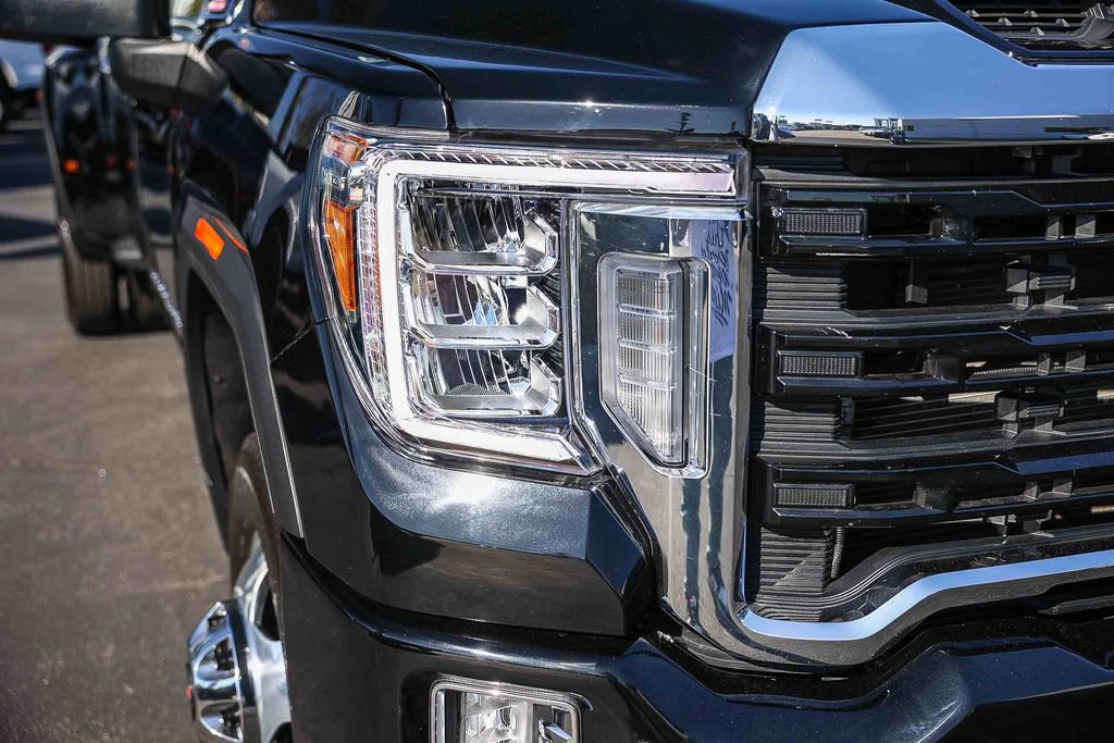 Used 2022 GMC Sierra 3500 Denali w/ Denali Ultimate Package image 17