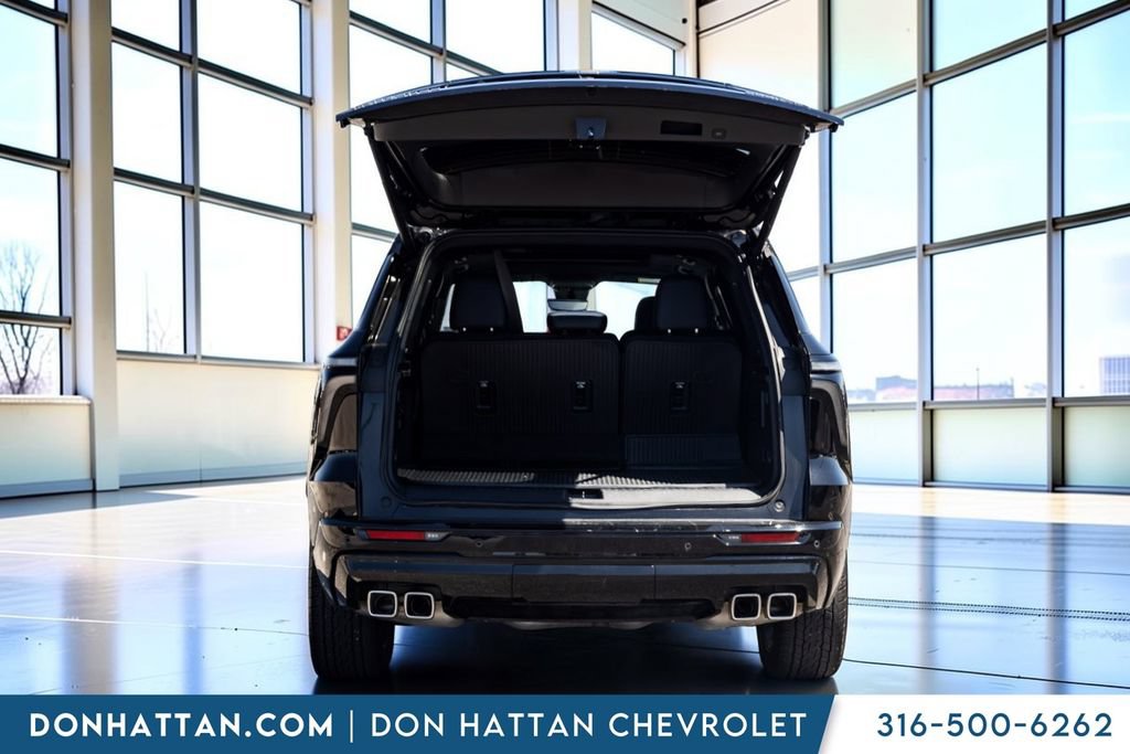 Used 2025 Chevrolet Traverse High Country w/ LPO, Floor Liner Package FWD image 24