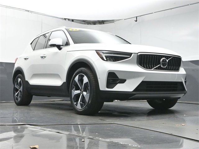 Used 2023 Volvo XC40 B5 Plus w/ Driver Assist Package image 33