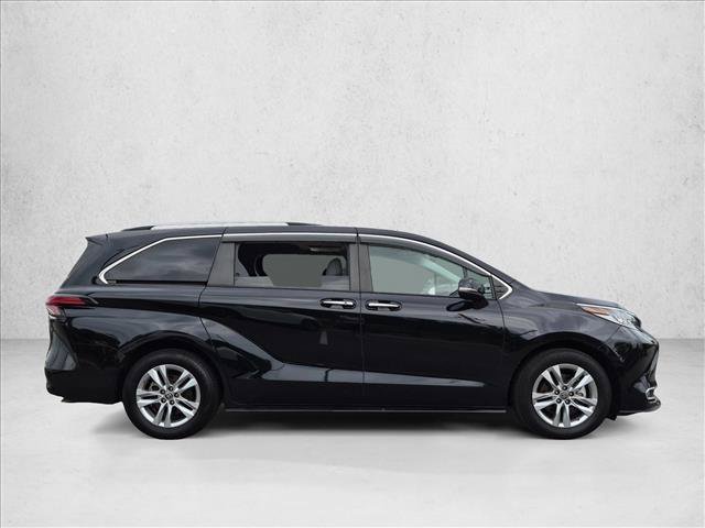 Used 2022 Toyota Sienna Limited AWD/4WD video 4