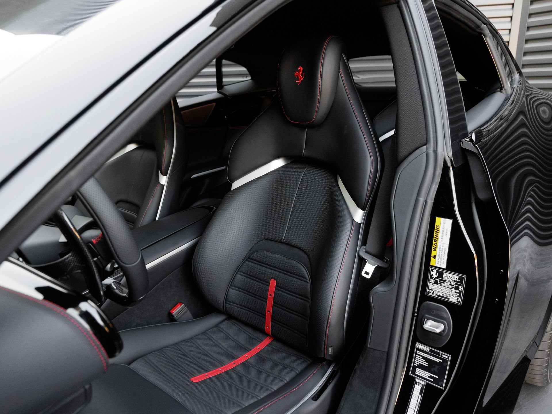 Used 2026 Ferrari Purosangue AWD/4WD image 5