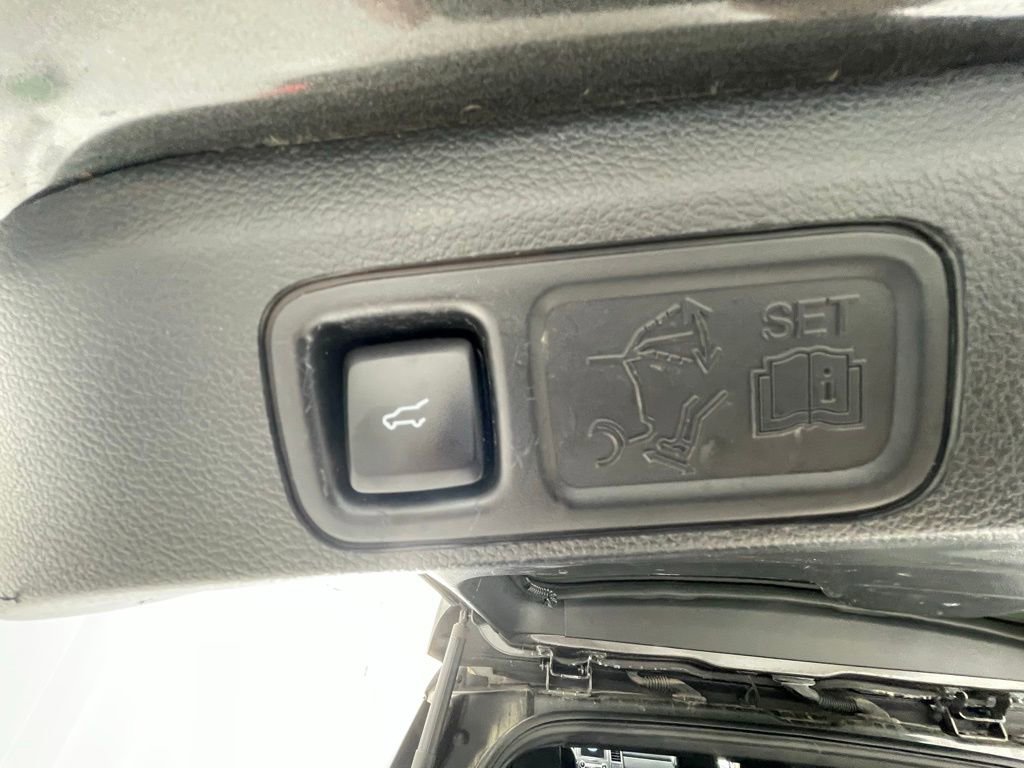 Used 2021 Ford Expedition Max Limited image 10