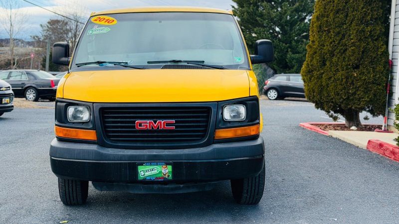 Used 2010 GMC Savana 3500 Extended RWD image 4