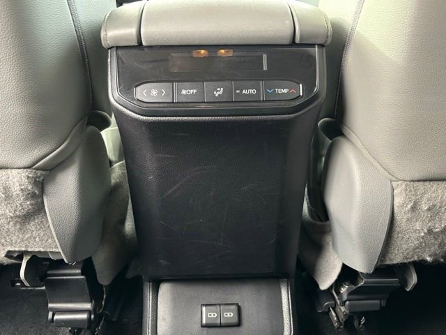 Used 2022 Toyota Highlander XLE image 17